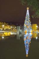 Um olhar noturno sobre a decoração de Natal da Praça Dario Salles - Fotografo: Mauro Artur Schlieck - Data: 01/12/2011