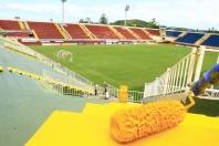 A pintura das arquibancadas da Arena Joinville entra na fase final. - Fotografo: Mauro Artur Schlieck - Data: 19/01/2012