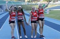 Atletas Nice  Schoulten - Aline Bandeira - Eveline Scholler e Bruna Maria Cestrem vencem o 4 x 400 rasos no 53º Jasc em Blumenau. - Fotografo: Phelippe José - Data: 27/11/2013
