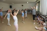 O Dia Internacional da Dança é neste domingo (29/4) e será comemorado com duas noites de dança. A Escola Municipal de Ballet, da Casa da Cultura Fausto Rocha Júnior, uma das atrações desta sexta-feira (27/4), apresenta os trabalhos desenvolvidos nas oficinas. - Fotografo: Kátia Nascimento/ Arquivo/SECOM - Data: 26/04/2012
