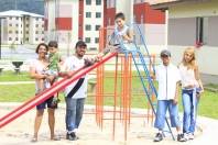 A família de Aderlei Felipe Costa esteve na manhã desta quarta-feira (15/02) no Residencial Trentino e visitou o apartamento em que vai morar. A escolha foi feita por sorteio promovido pela CEF e Secretaria de Habitação. - Fotografo: Kátia Nascimento - Data: 15/02/2012