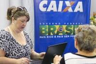O movimento é intenso, neste sábado (22/10), no Ginásio Mário Timm com a realização do 1º Feirão da Casa Própria para os servidores municipais. É o sonho da casas própria cada mais próximo da realidade - Fotografo: Mauro Artur Schlieck - Data: 22/10/2011