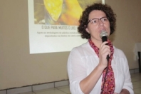 Na ultima-sexta feira (9/12) a Organização Não Governamental (ONG) Impacto Social, repassou verba para 3 Cooperativas que passaram o ano todo separando materiais metalizados. A secretária de Assistência Social Rosemeri Costa falou aos recicladores.  - Fotografo: José Carlos Forner - Data: 14/12/2011