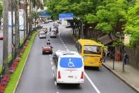 O projeto de requalificação da avenida Juscelino Kubitschek, no centro de Joinville, será completado neste sábado (10/12) com a implantação da faixa exclusiva para o transporte coletivo. O funcionamento é a partir da próxima segunda-feira (12).  - Fotografo: Mauro Artur Schlieck - Data: 06/12/2011