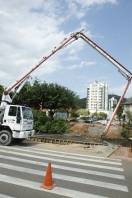 Nesta sexta-feira(25) foi realizada a concretagem da primeira cabeceira da passarela Charlot (em frente ao Centreventos), finalizando assim, mais uma etapa da obra. Nas próximas semanas os trabalhos se concentram na construção da outra cabeceira da passarela.  - Fotografo: Kátia Nascimento - Data: 25/11/2011