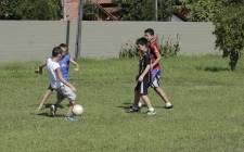 Alunos do Programa PID = Futebol = CAIC dos Espinheiros. - Fotografo: Phelippe José - Data: 03/03/2015