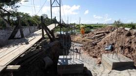 Seinfra e Subprefeitura Nordeste estão construindo uma nova ponte pênsil na Vila Cubatão - Fotografo: Rogerio da Silva - Data: 28/10/2014