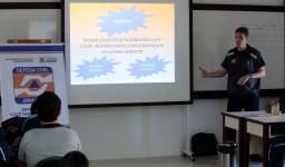 Visita da Defesa Civil ao Iate Clube onde foi feita apresentação da estação meteorológica para os alunos da Escola Municipal Thereza Mazolli  - Fotografo: Rogerio da Silva - Data: 21/05/2015