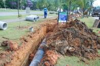 A Secretaria Regional do Boa Vista, sob orientação técnica da Unidade de Drenagem da Seinfra, está instalando uma nova rede de drenagem, em frente ao Terminal de Ônibus Urbano Tupy, no bairro Boa Vista. A obra é uma antiga reivindicação da comunidade. - Fotografo: Ruy Ferrari / Secom - Data: 16/02/2012