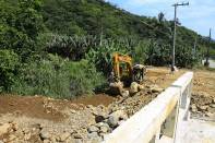 A nova ponte de concreto que a Prefeitura está construindo no início da Estrada Quiriri, sobre o Rio Seco, em Pirabeiraba, deverá ser concluída em novembro. Esta obra do Orçamento Participativo representa investimentos de R$ 525 mil. - Fotografo: Mauro Artur Schlieck - Data: 31/10/2012