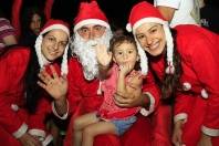 A programação do Natal dos Sonhos chegou nesta quarta-feira (07/12) até a área de cobertura da Secretaria Regional do Comasa.  Não faltou a tradicional foto com o Papai Noel. - Fotografo: Mauro Artur Schlieck - Data: 07/12/2011