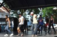 Dança tomou conta da Praça Nereu Ramos nesta terça-feira - Fotografo: Bruno Isidoro - Data: 29/04/2014