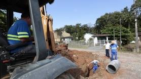 Subprefeitura Oeste realiza drenagem na rua Pastor Lioeses Domiciliano - Fotografo: Rogerio da Silva - Data: 16/03/2015