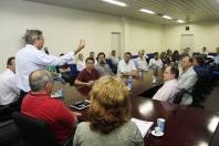  O Projeto de Lei que concede gratificação de produtividade aos médicos e odontólogos e o Projeto de Lei Complementar que modifica o Plano de Carreira e vencimentos dessas categorias foram apresentados hoje (29/9) na Prefeitura - Fotografo: Kátia Nascimento - Data: 29/09/2011