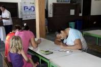 Parceria Felej e Associação de Moradores da Vila Paranaense Projeto O Futuro passa por Aqui= Mães inscrevendo os filhos. - Fotografo: Phelippe José - Data: 13/04/2015