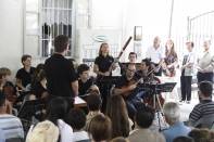 A comunidade compareceu a edição dos “Concertos Matinais”, neste domingo (04/11) e prestigiou a Orquestra Prelúdio. Mais de 150 pessoas conheceram o projeto desenvolvido pelo maestro Rafael Daniel Huch e aprovado no Edital 2011 do Simdec. - Fotografo: Kátia Nascimento - Data: 04/12/2011
