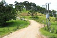O prefeito em exercício, Ingo Butzke, visitou na manhã desta sexta-feira (13/01) obras em Pirabeiraba. Entre elas, a construção da Estrada Laranjeiras, na divisa com o município de Campo Alegre - Fotografo: Kátia Nascimento - Data: 13/01/2012