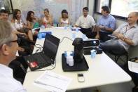 A Secretaria de Habitação e a Caixa Econômica Federal discutiram na manhã desta terça-feira (24/01) sobre as regras para o sorteio dos futuros moradores do Residencial Trentino, bairro Boehmerwald - Fotografo: Kátia Nascimento - Data: 24/01/2012