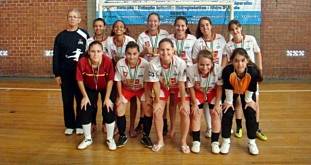 Atletas do futsal e futebol feminino de Joinville em amistoso em Curitiba  - Fotografo: Divulgação - Data: 16/04/2013