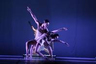 Dezenas de bailarinos que já passaram pelo evento conduziram a Noite de Gala comemorativa dos 30 anos do Festival de Dança, em 23 de julho.  - Fotografo: Mauro Artur Schlieck - Data: 24/07/2012
