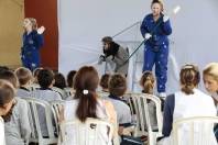 Projeto "Posse Responsável Em Cena" que inciou-se ano passado, que trata a questão dos maus tratos de animais, e consiste na apresentação teatral " Uma História de Cão para Colorir" para as escolas estaduais e municipais. O evento aconteceu na Escola Municipal João de oliveira - Fotografo: Rogerio da Silva - Data: 10/04/2015