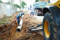 Subprefeitura de Pirabeiraba realiza drenagem na Rua Antônio Fleith - Fotografo: Divulgação/SECOM - Data: 03/01/2014