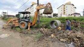 Subprefeitura Sudeste realiza drenagem na rua Dos Ciprestes - Fotografo: Rogerio da Silva - Data: 28/05/2015