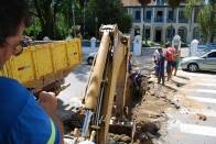 As obras de drenagem da Rua das Palmeiras seguem sem parar durante o feriado de aniversário da cidade. Uma equipe da Secretaria Regional do Centro, com apoio técnico da Unidade de Drenagem da Seinfra, vai trabalhar nesta sexta-feira (9/3) até domingo (11).  - Fotografo: Ruy Ferrari / Secom - Data: 08/03/2012