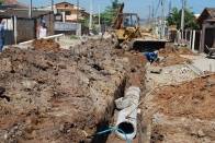 Duas obras de drenagem estão sendo realizadas na rua Vasco da Gama , no bairro Fátima. Máquinas e homens da Secretaria Regional do Fátima devem finalizar a obra ainda nesta semana. Cerca de 700 tubos de 40 cm foram implantados dos dois lados da rua, que tem cerca de 350 metros de extensão. - Fotografo: Ruy Ferrari/SEINFRA - Data: 13/03/2012