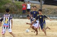 A 4ª Rodada do 9º Jogos Interbairros de Futebol de Areia aconteceu neste domingo (01/4) na Associação de Moradores do Floresta. Monsehor Escarzello x Cobatão foi um dos jogos. - Fotografo: Kátia Nascimento - Data: 01/04/2012