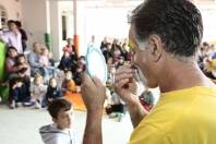 Palhaço Peteleco na escola Adolfo Artmann - Fotografo: Rogerio da Silva - Data: 27/05/2014