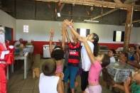 A Secretaria de Planejamento Orçamento e Gestão (SEPLAN) distribuiu brinquedos para crianças do bairro Morro do Meio nesta terça-feira (13/12). Os brinquedos foram arrecadados entre os funcionários - Fotografo: Kátia Nascimento - Data: 13/12/2011