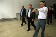 O vice-prefeito Ingo Butzke visitou na tarde desta quinta-feira (13), as obras do 4º Andar do Hospital Municipal São José, acompanhado do Secretário de Saúde, Tarcísio Crocomo e do Diretor do Hospital Tomio Tomita - Fotografo: Kátia Nascimento - Data: 13/10/2011