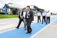 Secretário Jalmei Duarte faz visita ao aeroporto de Joinville depois da chegada do ILS - Fotografo: Rogerio da Silva - Data: 22/02/2013