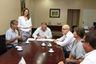 O prefeito em exercício de Joinville, Ingo Butzke, assinou na manhã desta segunda-feira (16) o protocolo de inteções para estágio e intercâmbio entre agricultores do Brasil e França. - Fotografo: Mauro Artur Schlieck - Data: 16/01/2012