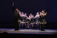 Dezenas de bailarinos que já passaram pelo evento conduziram a Noite de Gala comemorativa dos 30 anos do Festival de Dança, em 23 de julho.  - Fotografo: Mauro Artur Schlieck - Data: 24/07/2012