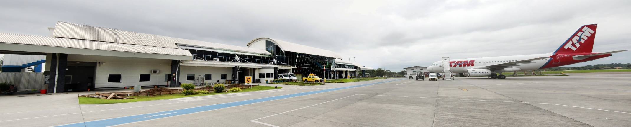 Joinville aumenta oferta de lugares em voos semanais - Fotografo: Rogerio da Silva - Data: 11/08/2015