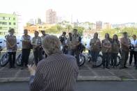 Uma frota de oito motos foi entregue para a Secretaria Municipal de Saúde nesta segunda-feira (10). As motos serão usadas no Programa de Controle à Dengue. O prefeito Carlito Merss prestigiou o evento   - Fotografo: Kátia Nascimento - Data: 10/10/2011