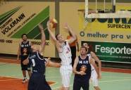 Equipe Basquete masculino de Joinville competindo  nos Jogos Regionais em Pomerode. - Fotografo: Phelippe José da Silva - Data: 17/10/2014