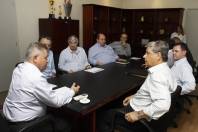 Prefeito Udo Döhler e vice-governador Eduardo Pinho Moreira durante reunião com secretários de saúde do estado, Dalmo Claro de Oliveira, e do município, Armando Pereira - Fotografo: Jaksson Zanco - Data: 14/01/2013