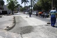 A Prefeitura, por meio da Unidade de Pavimentação da Secretaria de Infraestrutura - Seinfra, realizou nesta sexta-feira (28/10) obras de recape asfáltico na avenida JK - Fotografo: Kátia Nascimento - Data: 27/10/2011