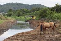 Dragagem e limpeza  Rio do no Aventureiro.  - Fotografo: Phelippe José - Data: 14/01/2015