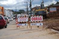Prefeitura executa obras de drenagem na rua Florianópolis, antecendendo o recape asfáltico da via - Fotografo: Ruy Ferrari - Data: 25/06/2012