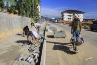 Várias frentes estão trabalhando hoje (03/7) nas obras de macrodrenagem e novo binário da Max Colin com a rua Timbó. As melhorias fazem parte do Projeto Viva Cidade. - Fotografo: Mauro Artur Schlieck - Data: 03/07/2012