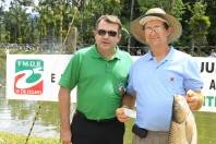 A premiação da 4ª edição do Festival de Pesca da Fundação 25 Julho ficou assim: Lamartine Lopes pescou uma carpa Capim de 6,450kg e ficou com o terceiro lugar. O prêmio foi um almoço na Chácara São Francisco entregue pelo presidente da Fundação, Revelino Simas. - Fotografo: Mauro Artur Schlieck - Data: 18/03/2012