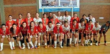 Atletas do futsal e futebol feminino de Joinville em amistoso em Curitiba - Fotografo: Divulgação - Data: 16/04/2013